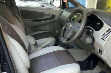 Jual Toyota Kijang Innova E 2.0 2012
