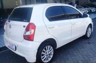 Toyota Etios Valco G 2013 putih