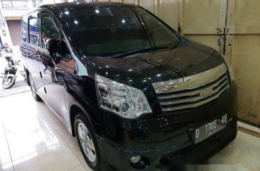 Dijual Toyota NAV1 V 2012