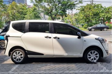 Toyota Sienta E dijual cepat