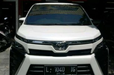 Toyota Voxy 2018 bebas kecelakaan