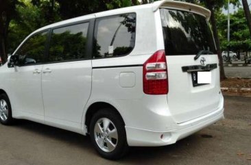 Toyota NAV1 2013 bebas kecelakaan