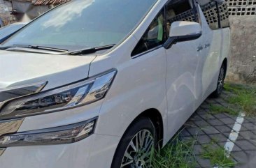 Toyota Vellfire 2017 bebas kecelakaan