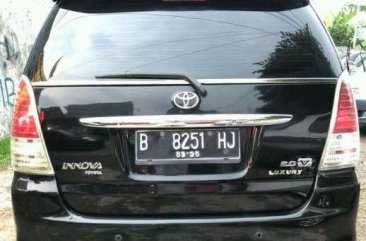 Jual Toyota Kijang Innova V Luxury harga baik