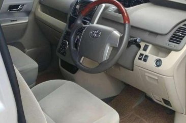 Toyota NAV1 2013 dijual cepat