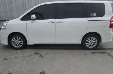 Jual Toyota NAV1 V Limited harga baik