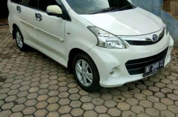 Butuh uang jual cepat Toyota Avanza 2015