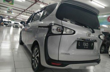 Toyota Sienta 2016 dijual cepat