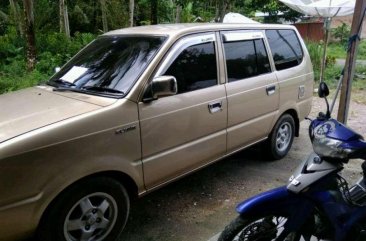 Toyota Kijang 2000 bebas kecelakaan