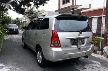 Butuh uang jual cepat Toyota Kijang Innova 2008