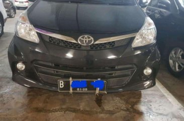 Butuh uang jual cepat Toyota Avanza 2014