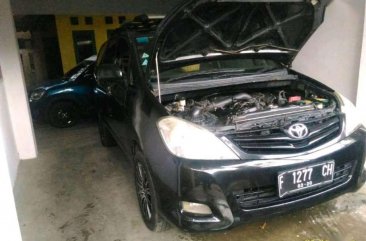 Toyota Kijang Innova J dijual cepat