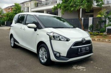 Butuh uang jual cepat Toyota Sienta 2017