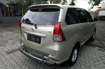 Butuh uang jual cepat Toyota Avanza 2012
