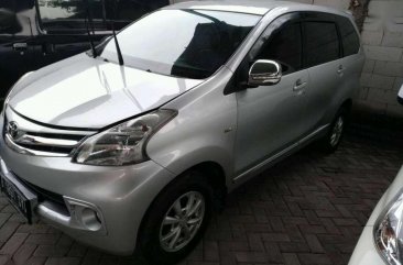 Butuh uang jual cepat Toyota Avanza 2014