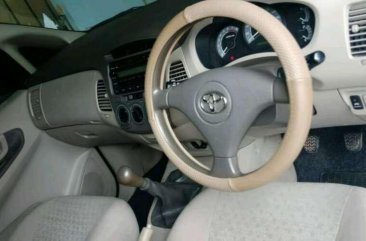 Toyota Kijang Innova 2009 bebas kecelakaan