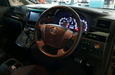 Butuh uang jual cepat Toyota Alphard 2013