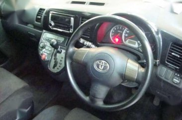Toyota Wish 2005 bebas kecelakaan