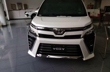 Toyota Voxy  bebas kecelakaan
