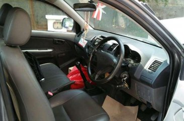 Toyota Hilux 2012 dijual cepat