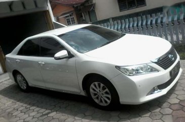 Butuh uang jual cepat Toyota Camry 2015