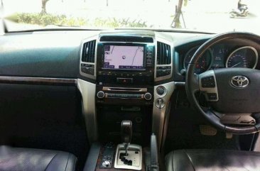 Jual Toyota Land Cruiser 2012 Automatic