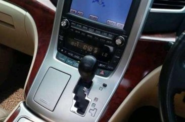 Butuh uang jual cepat Toyota Alphard 2010