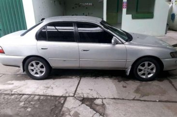 Toyota Corolla E80 dijual cepat