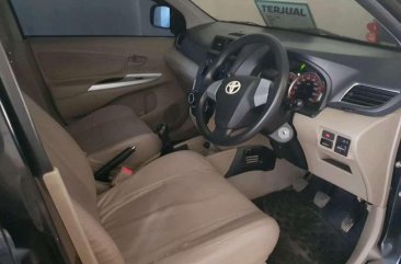 Butuh uang jual cepat Toyota Avanza 2013