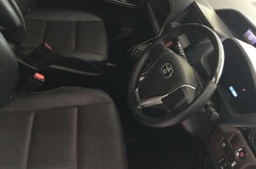 Toyota Voxy  bebas kecelakaan