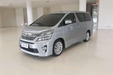 Toyota Vellfire 2013 bebas kecelakaan