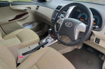 Butuh uang jual cepat Toyota Corolla Altis 2012