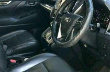 Toyota Alphard S bebas kecelakaan