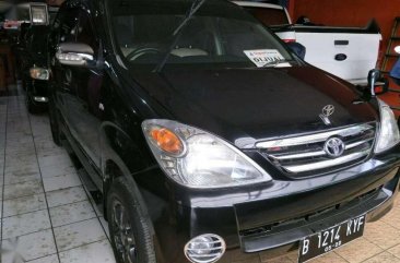 Butuh uang jual cepat Toyota Avanza 2005