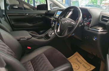Toyota Vellfire 2017 dijual cepat