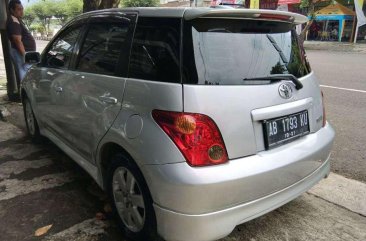 Toyota IST 2005 dijual cepat