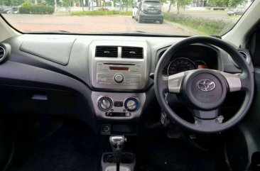 Butuh uang jual cepat Toyota Agya 2016