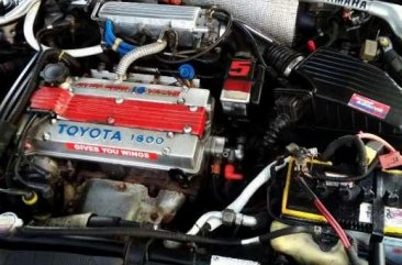Toyota Corolla E80 bebas kecelakaan