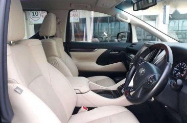 Butuh uang jual cepat Toyota Alphard 2017