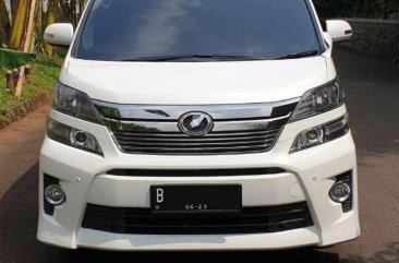 Toyota Vellfire ZG bebas kecelakaan