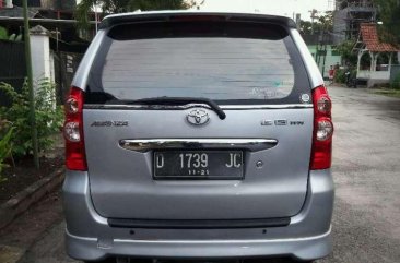 Butuh uang jual cepat Toyota Avanza 2006