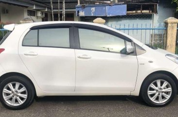 Toyota Yaris E dijual cepat