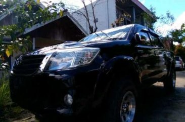 Butuh uang jual cepat Toyota Hilux 2012