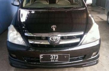 Toyota Kijang Innova 2006 bebas kecelakaan