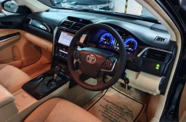 Butuh uang jual cepat Toyota Camry 2015