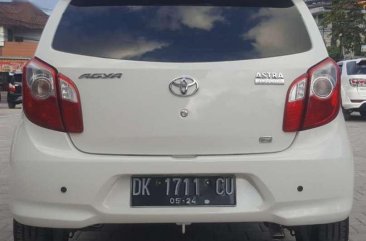 Butuh uang jual cepat Toyota Agya 2014