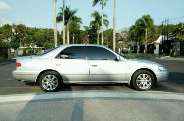 Butuh uang jual cepat Toyota Camry 2001