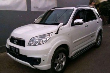 Jual Toyota Rush 2013 Manual