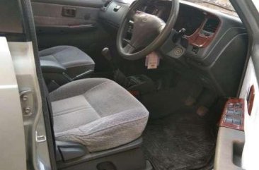 Toyota Kijang 2000 bebas kecelakaan
