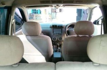 Butuh uang jual cepat Toyota Avanza 2010